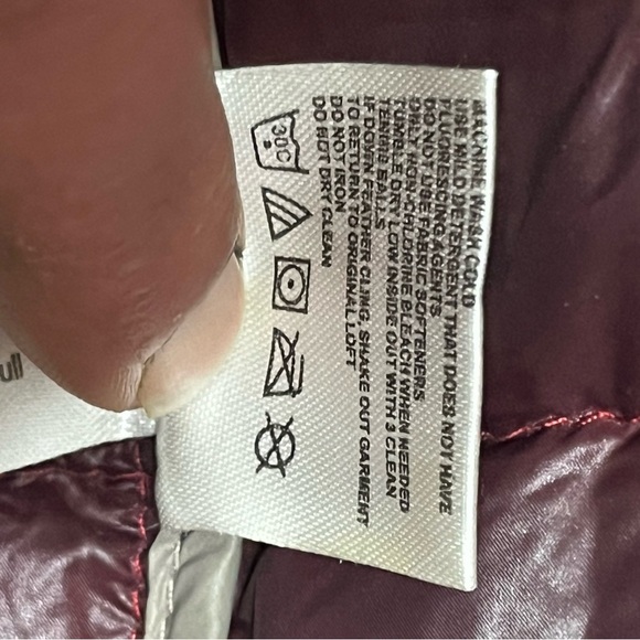 Calvin Klein Puffer Jacket Women's Sm Premium Down Packable Quilted Red Full Zip - Picture 7 of 14